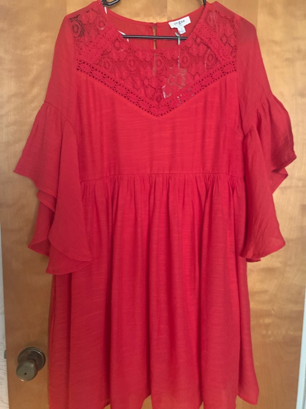 Umgee Red Lace Yoke Flutter Sleeve Top. Size S NWT